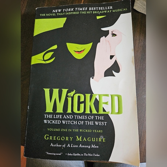 Wicked Book - Picture 1 of 2